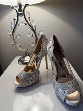 Badgley Mischa Bridal 5” Stilletto peep-toes